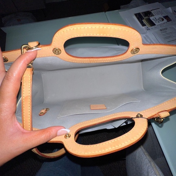 Louis Vuitton ‼️SOLD‼️ - Picture 6 of 8